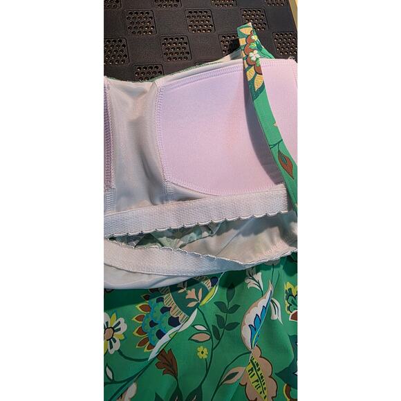 Lands End Womens Tankini Swimsuit Top Size 8 Green Floral - Picture 4 of 4